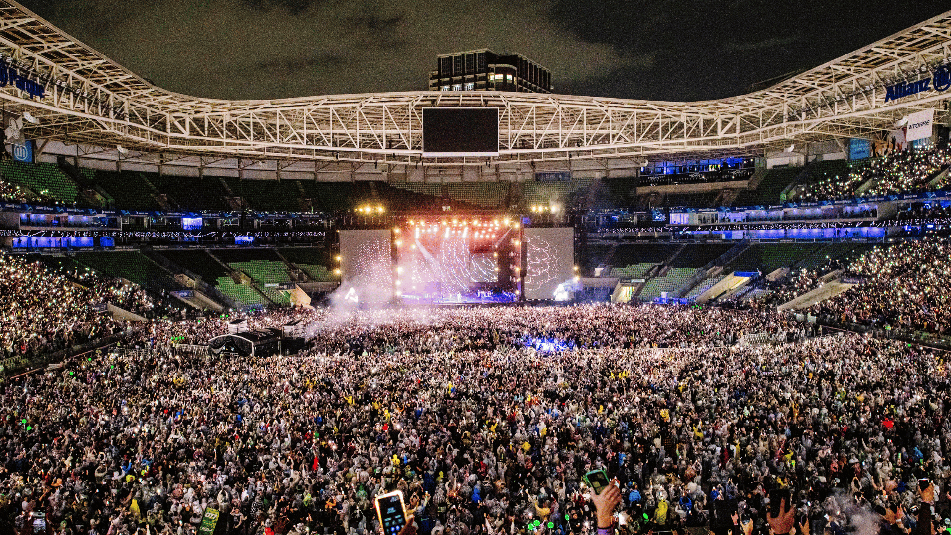 Natiruts no primeiro show da turnê "Leve com Você" no Allianz Parque, na zona oeste de São Paulo | Alex Woloch - 25.ago.2024/Divulgação