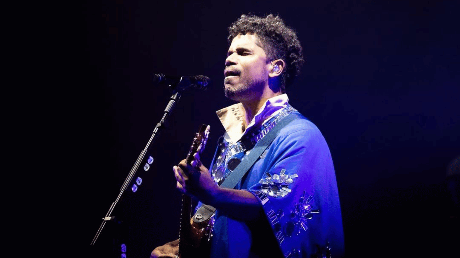 Alexandre Carlo, vocalista do Natiruts, no segundo show da turnê "Leve com Você" no Allianz Parque, na zona oeste de São Paulo | 26.ago.2024/Divulgação