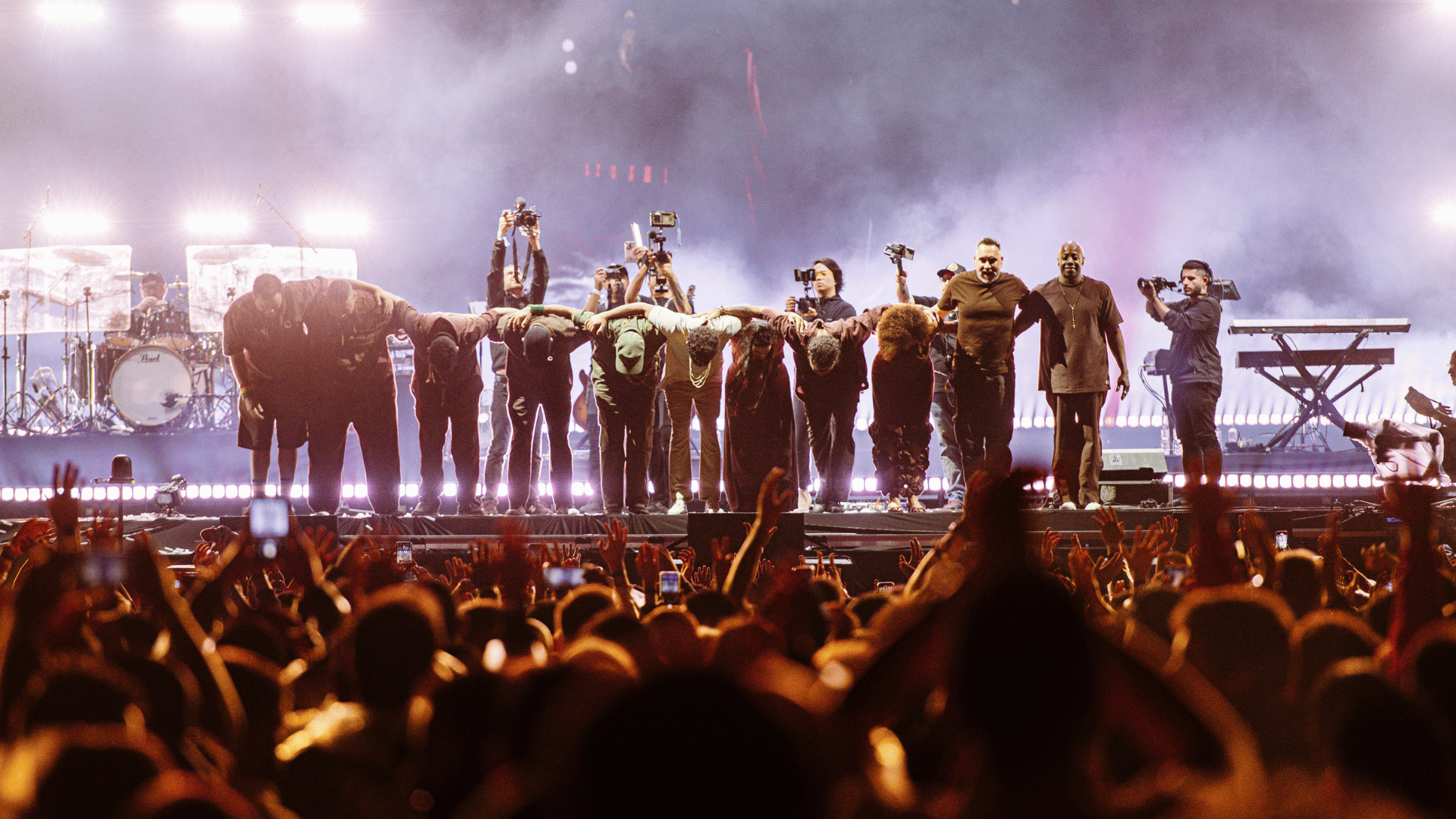 Natiruts no primeiro show da turnê "Leve com Você" no Allianz Parque, na zona oeste de São Paulo | Alex Woloch - 25.ago.2024/Divulgação