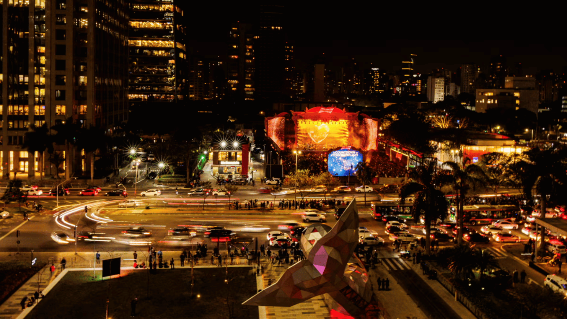 Vista aérea do evento com show Countdown to Tomorrowland Brasil, na região da avenida Faria Lima, em São Paulo | 29.ago.2024/Divulgação