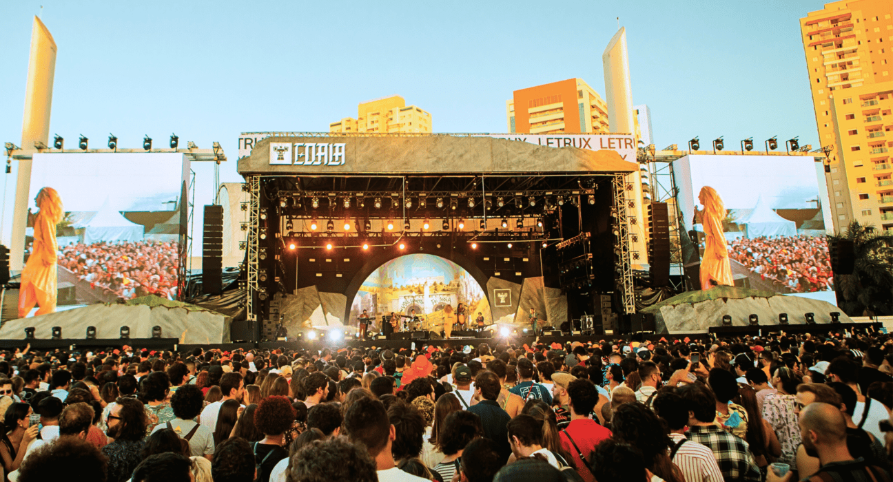 Show de Letrux no palco do Coala Festival, no Memorial da América Latina (zona oeste de SP) | Julia Bandeira - 17.set.2023/Divulgação