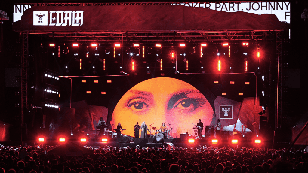 Fafá de Belém com Johnny Hooker em show da nona edição Coala Festival, no Memorial da América Latina, em São Paulo | 15.set.2023/Divulgação