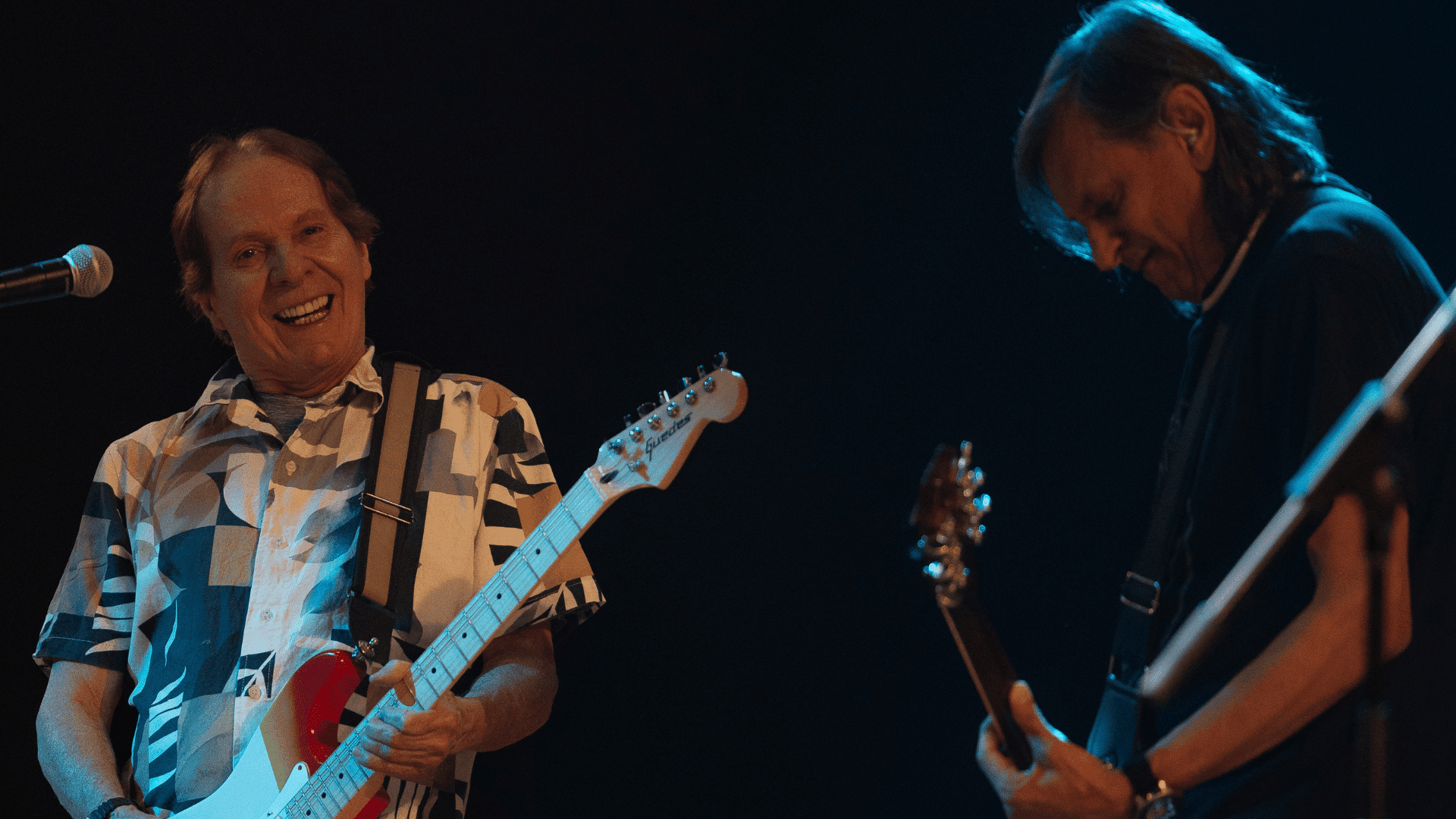 Flávio Venturini (esq.) e Beto Guedes em show da banda 14 Bis em show no palco TIM do Coala Festival, no Memorial da América Latina | 6.set.2024/Divulgação