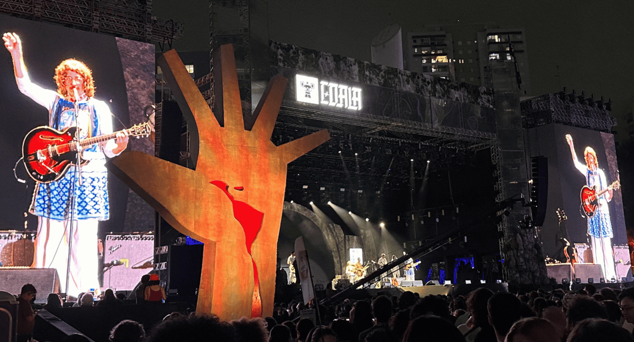 Banda O Terno em show no palco principal do Coala Festival, no Memorial da América Latina | Amon Borges - 6.set.2024/Portal Lineup