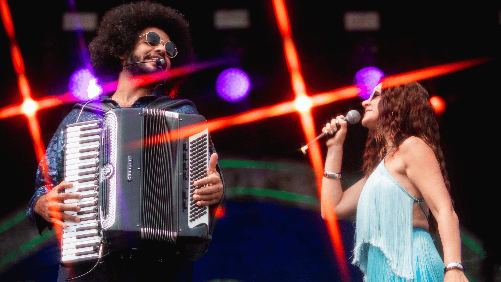 Mestrinho e Mariana Aydar em show no Coala Festival, no Memorial da América Latina, em São Paulo | 8.set.2024/Divulgação