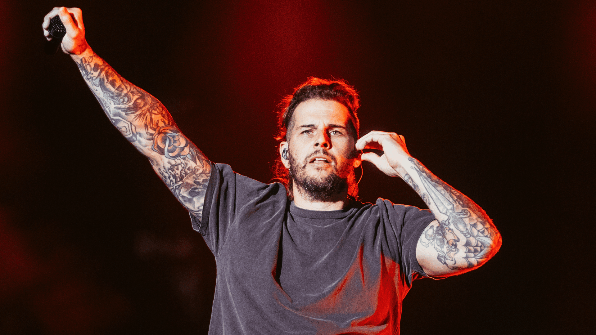 Vocalista M.Shadows em show do Avenged Sevenfold no palco Mundo do Rock in Rio, no Parque Olímpico na zona oeste do Rio | 15.set.2024/Divulgação