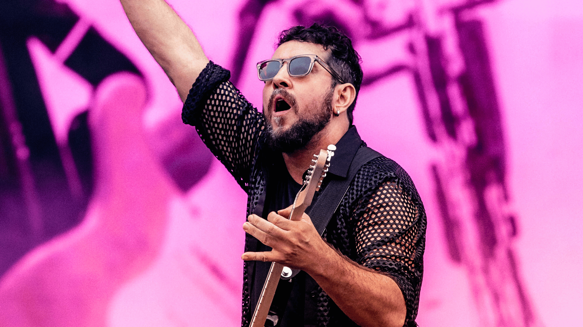 Rodrigo Suricato, vocalista do Barão Vermelho, em show no palco Sunset do Rock in Rio, no Parque Olímpico na zona oeste do Rio | 15.set.2024/Divulgação