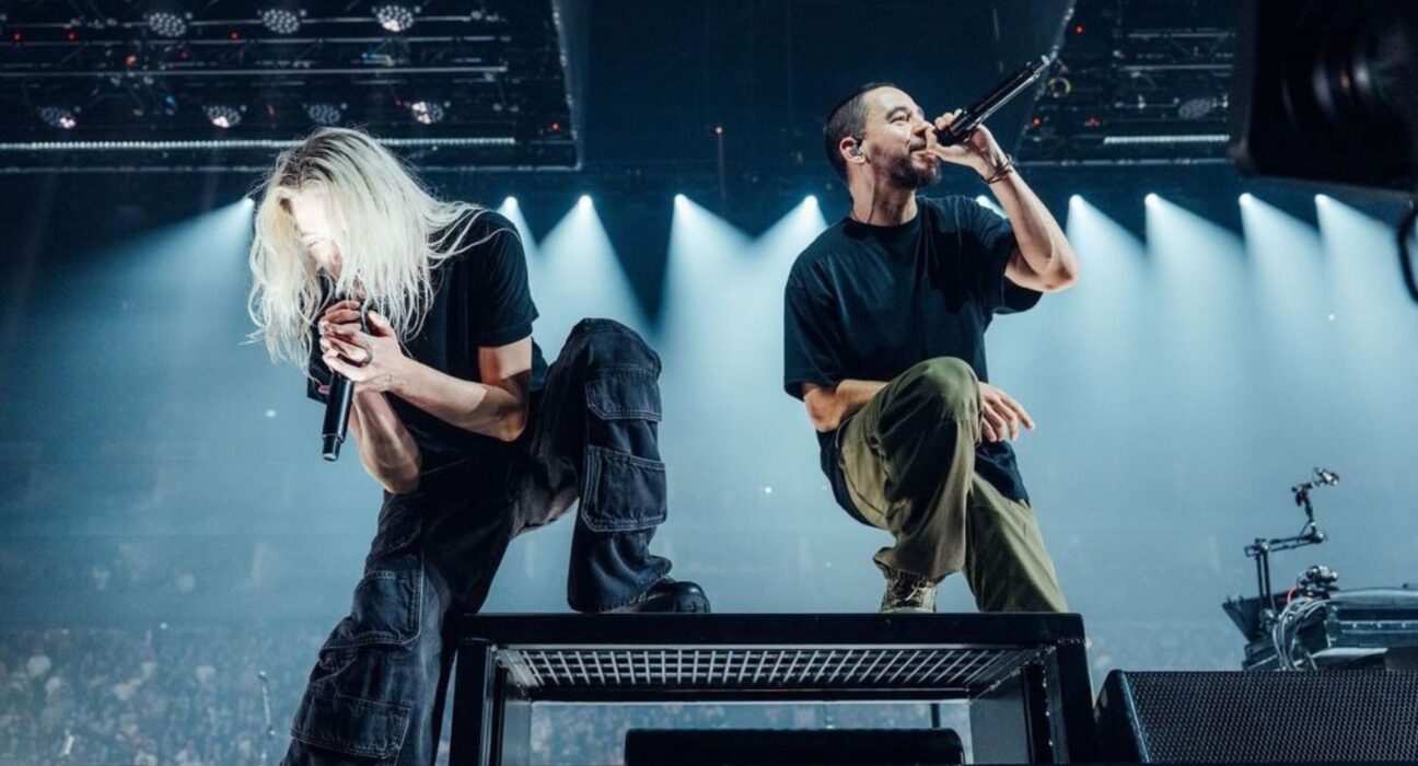 Vocalista Emily Armstrong (esq.) e guitarrista Mike Shinoda em show do Linkin Park na O2 Arena, em Londres | James Bridle - 24.set.2024/Divulgação