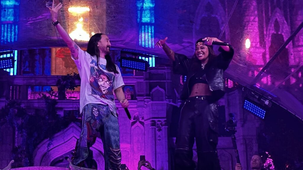 Steve Aoki (esq.) e Ludmilla em show no palco principal do festival Tomorrowland, no Parque Maeda, em Itu (SP) | Amon Borges - 13.out.2024/Portal Lineup