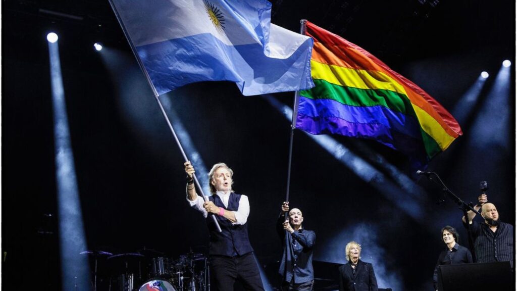 Paul McCartney em show da 'Got Back Tour' no estádio do River Plaet, em Buenos Aires, na Argentina | MJ Kim - 5.out.2024/Divulgação