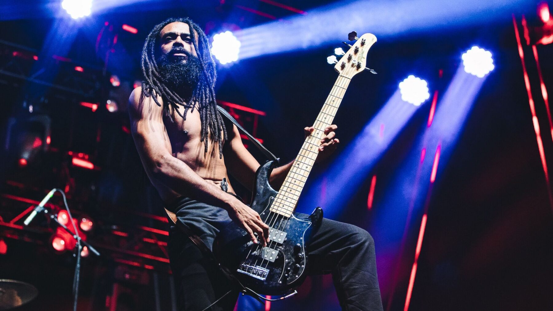 Baixista Chaene da Gama em show do Black Pantera no Knotfest Brasil, no Allianz Parque, em São Paulo | 20.out.2024/Flashbang/Divulgação