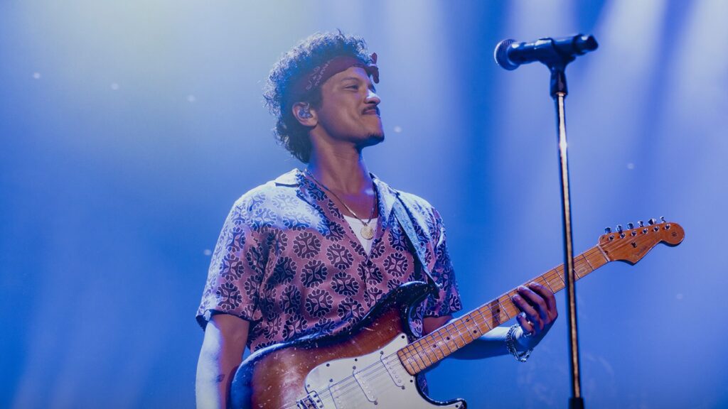 Bruno Mars em show fechado para fãs e convidados, promovido pela Budweiser, no Tokio Marine Hall, em São Paulo | 1°.out.2024/Divulgação