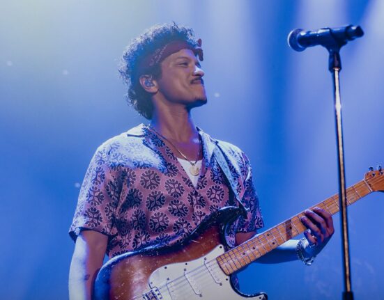 Bruno Mars em show fechado para fãs e convidados, promovido pela Budweiser, no Tokio Marine Hall, em São Paulo | 1°.out.2024/Divulgação