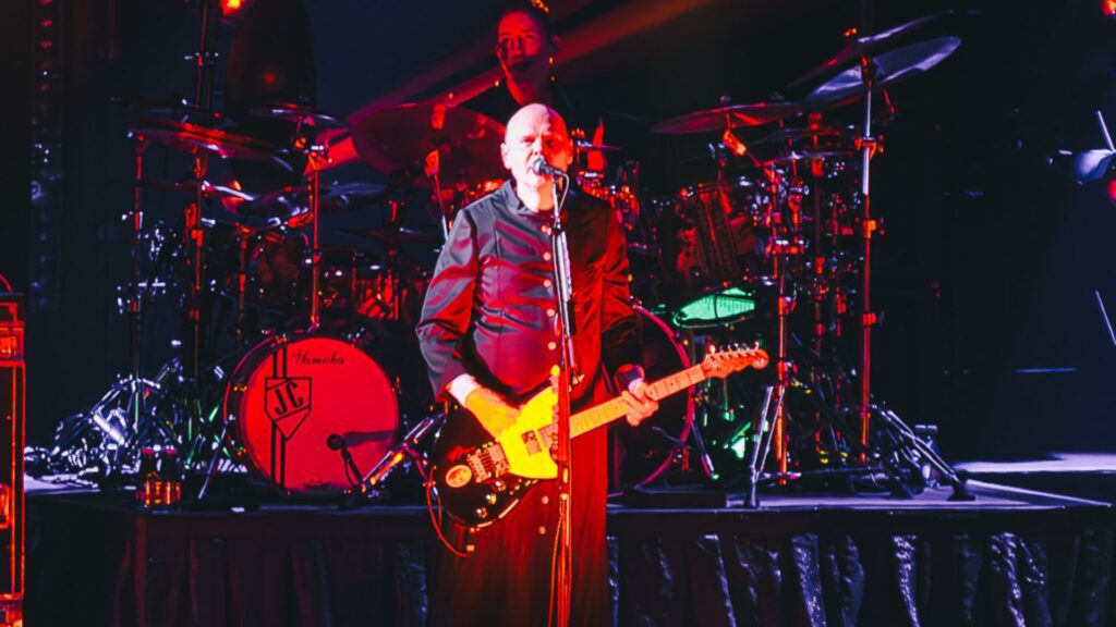 Vocalista Billy Corgan em show do Smashing Pumpkins no Espaço Unimed, em São Paulo | Marcos Oliveira - 3.nov.2024/Divulgação