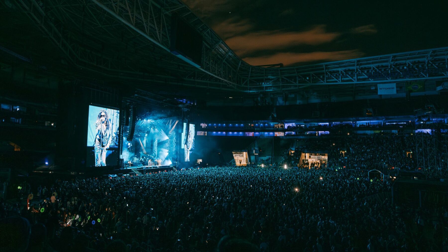 Lenny Kravitz em show da turnê 'Blue Eletric Light' no Allianz Parque, em São Paulo | Fernando Schlaeper - 23.nov.2024/Divulgação