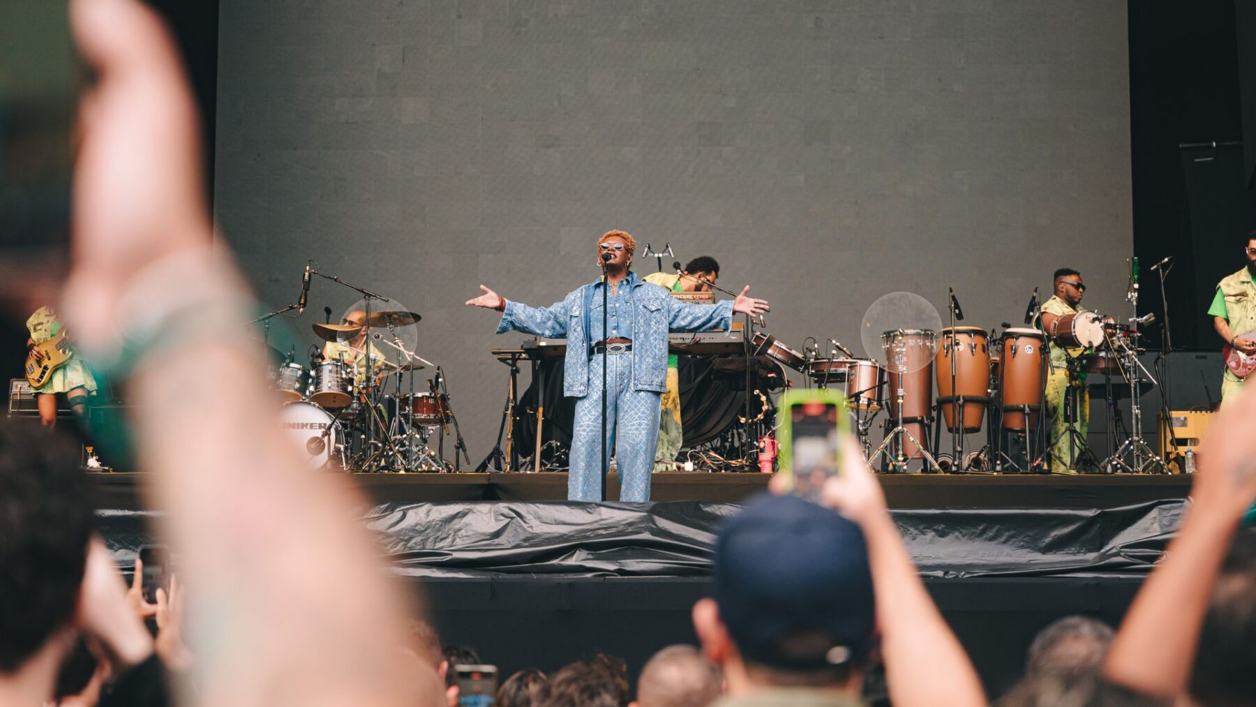 Liniker em show de abertura de Lenny Kravitz no Allianz Parque, em São Paulo | 23.nov.2024/Flashbang/Divulgação