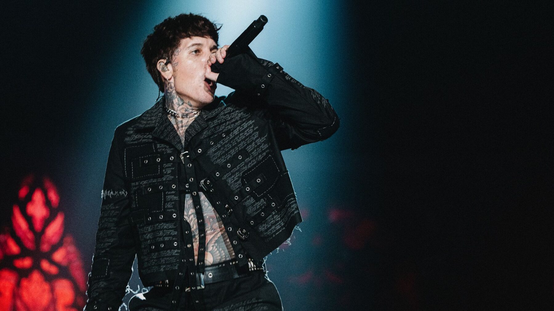 Vocalista Oliver Sykes em show da banda britânica Bring Me the Horizon no Allianz Parque, em São Paulo | Fernando Schlaepfer - 30.nov.2024/Divulgação