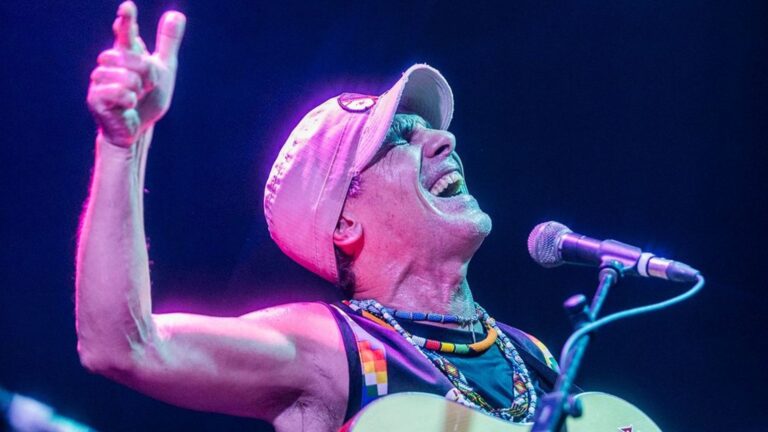 Manu Chao em show acústico no City Lights, em São Paulo | Victor Balde - 26.nov.2024/Divulgação