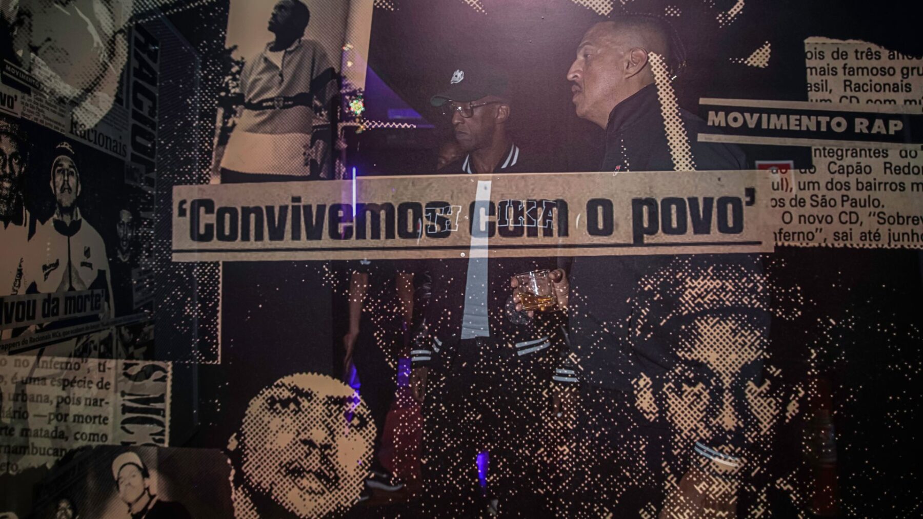 Recortes de jornal na exposição "Racionais MC´s - O Quinto Elemento”, no Museu das Favelas, no centro de São Paulo | Igor Miranda - 4.dez.2024/Divulgação