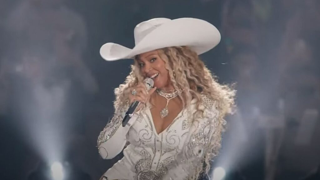 Beyoncé em show durante intervalo da partida entre Baltimore Ravens e Houston Texans, da NFL, no NRG Stadium, em Houston | 25.dez.2024/Reprodução