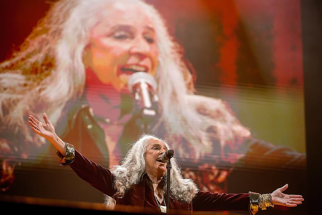 Maria Bethânia em primeiro show da turnê "Caetano & Bethânia" no Allianz Parque, em São Paulo | 14.dez.2024/Divulgação