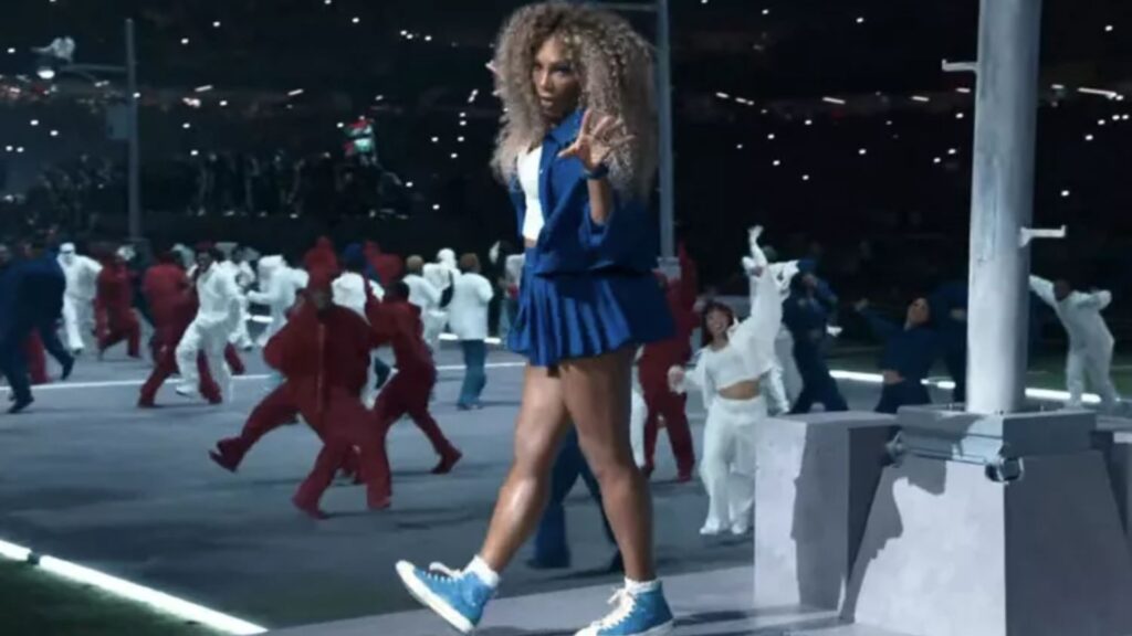 Tenista Serena Williams participa de show do intervalo Kendrick Lamar no Super Bowl, no estádio Caesars Superdome, em Nova Orleans (EUA) | 9.fev.2025/Divulgação