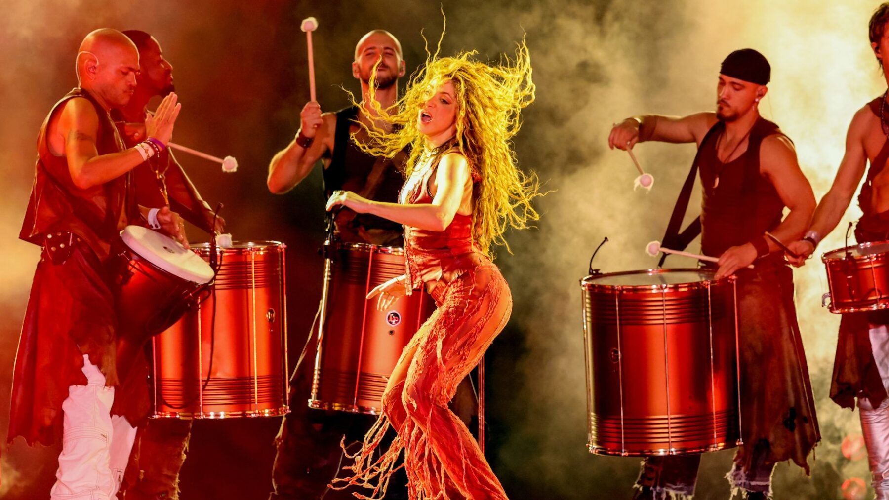 Shakira em show de estreia da turnê 'Las Mujeres Ya No Lloran', no estádio Nilton Santos, o Engenhão, no Rio | Kevin Mazur - 11.fev.2025/Getty Images/Divulgação