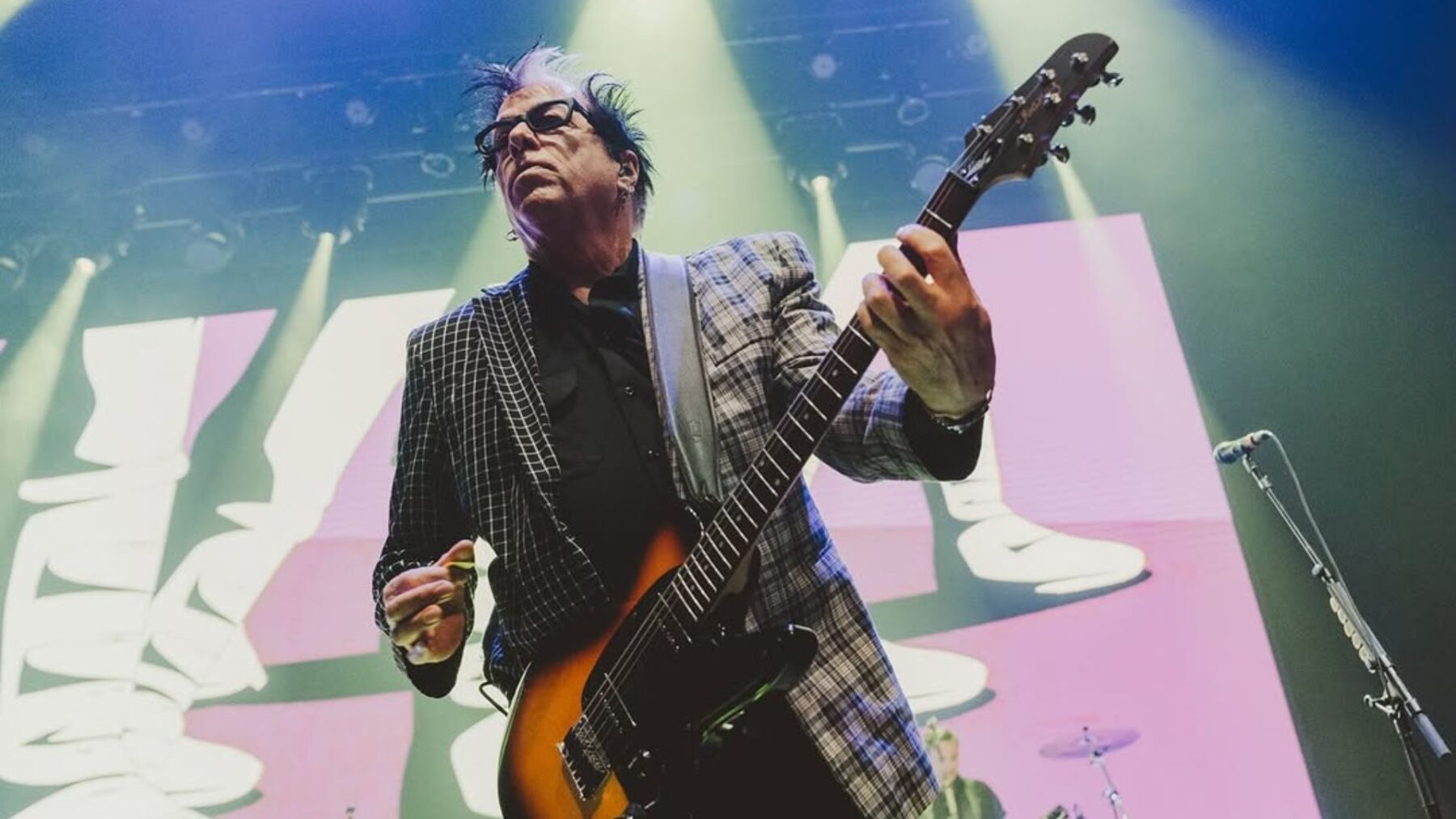 Guitarrista Noodles em show do Offspring no Forum Theatre em Melbourne, na Austrália | Tom Russel - 24.nov.2024/Divulgação